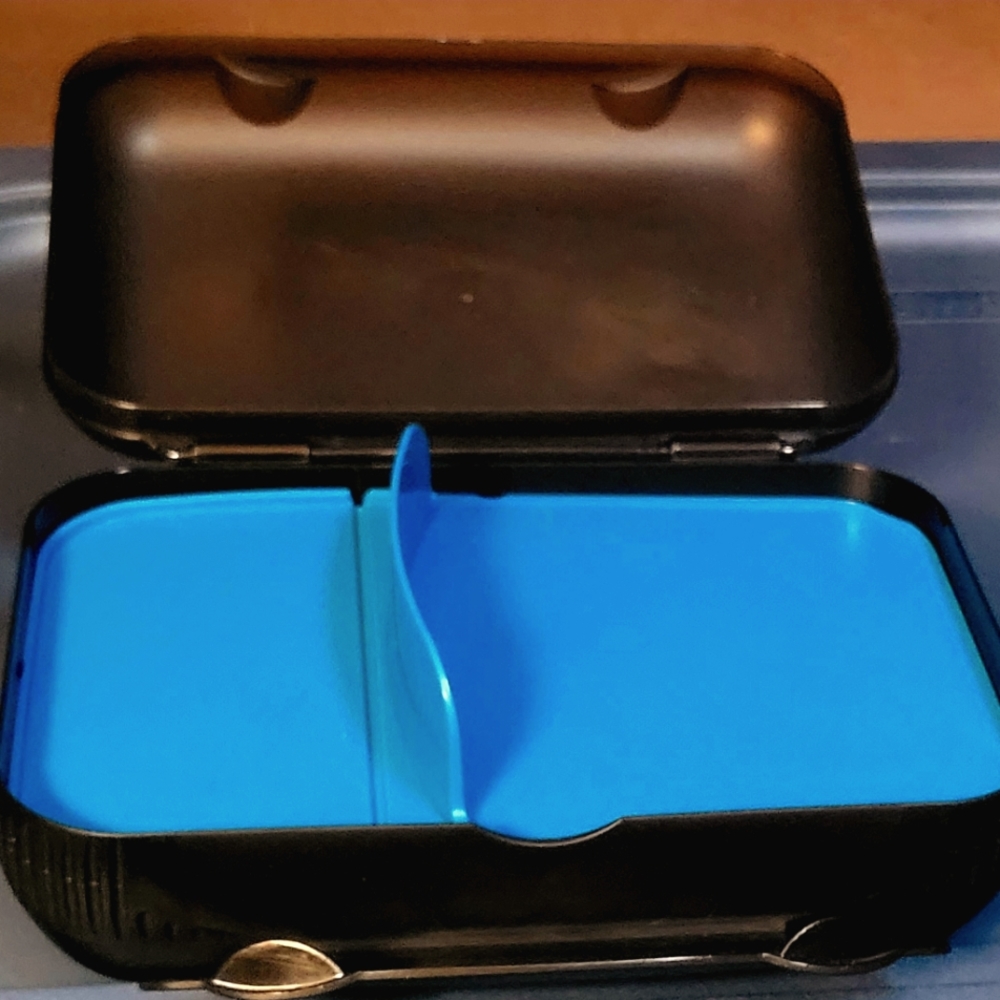 Kid's Tupperware Lunch Set - Picture 4 of 7